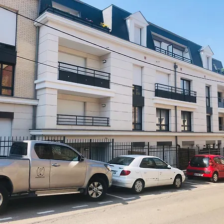 Superb Flat 10min From Versailles & Sqy - Jo2024 Saint-Cyr-lʼÉcole